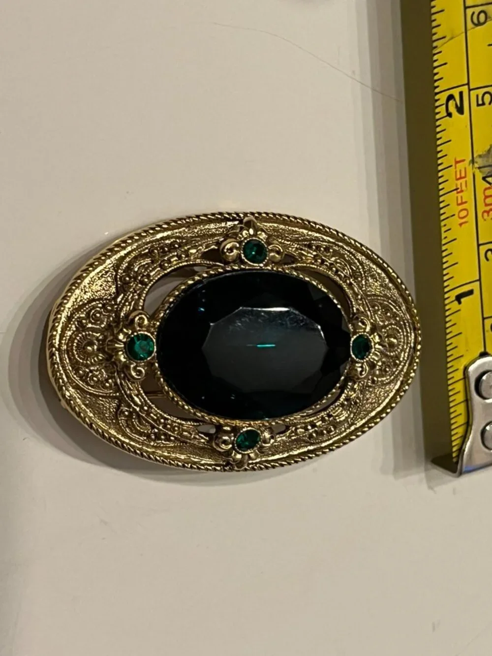 Vintage Green Stone Delicate Brooch Pin
